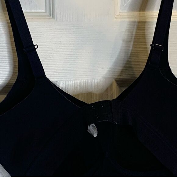 Lululemon black bra 32E - Picture 7 of 12